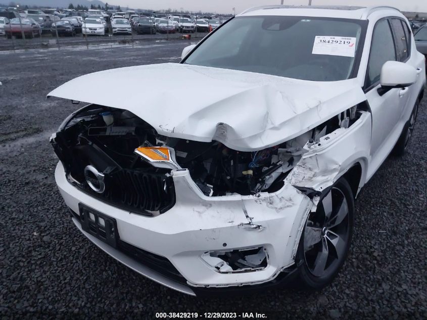2021 VOLVO XC40 T5 MOMENTUM YV4162UK1M2465758