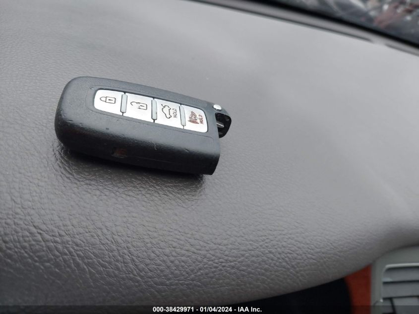 2013 HYUNDAI GENESIS 3.8 - KMHGC4DD5DU210291