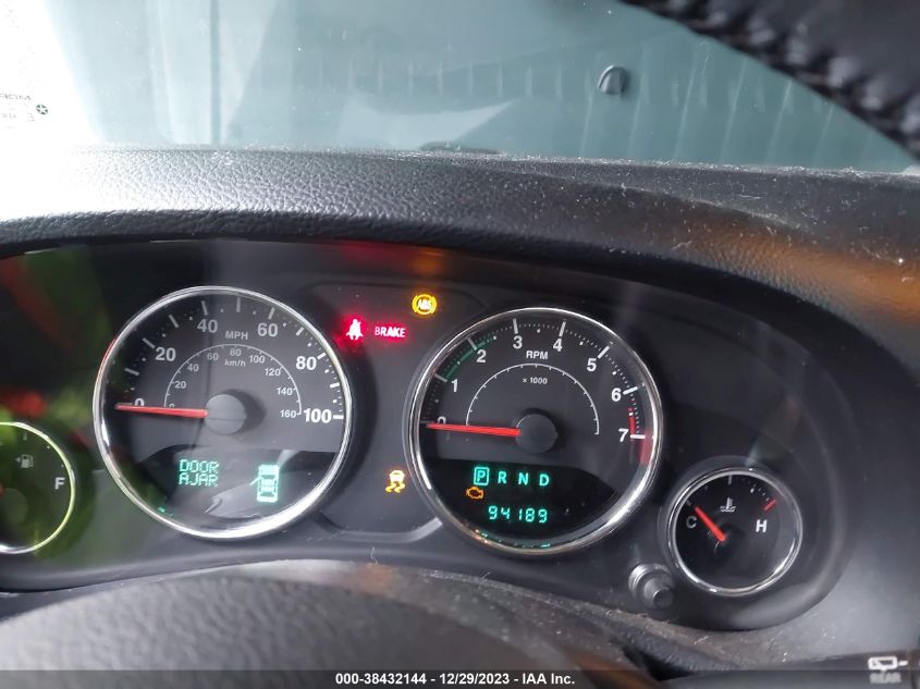 2014 JEEP WRANGLER UNLIMITED SAHARA - 1C4BJWEG9EL128192