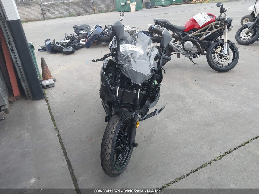 VIN JKAEXKG13PDAS3512 2023 KAWASAKI EX400