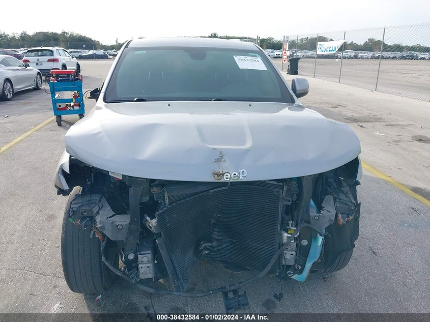 VIN 1C4RJEAG7JC311762 2018 JEEP GRAND CHEROKEE LAREDO 4X2