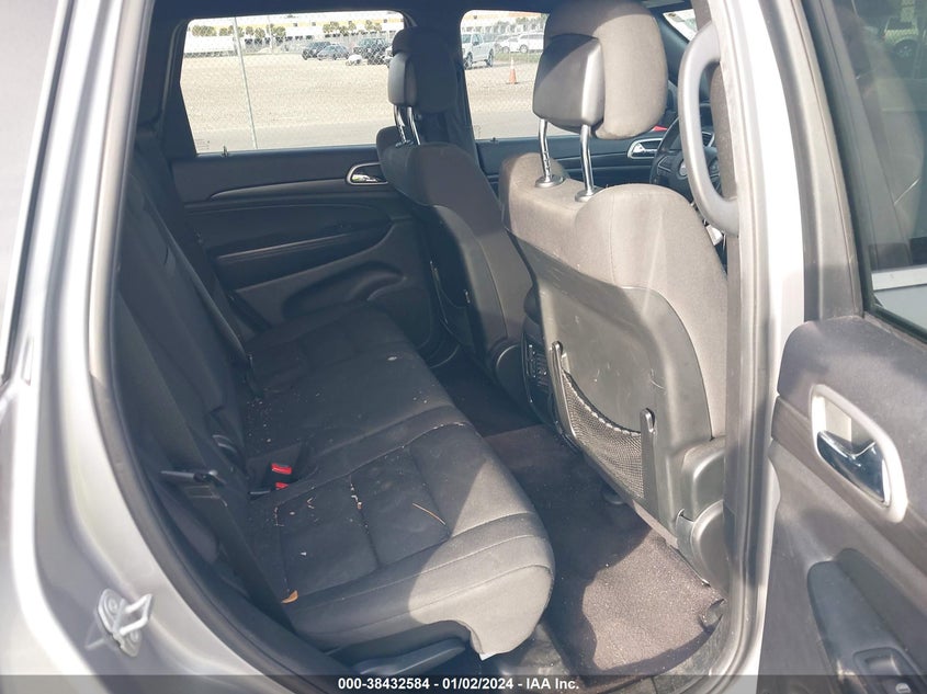 VIN 1C4RJEAG7JC311762 2018 JEEP GRAND CHEROKEE LAREDO 4X2