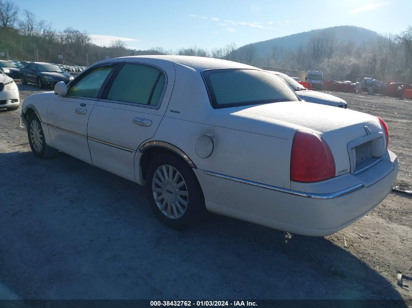 1LNHM81W73Y608656 | 2003 LINCOLN TOWN CAR