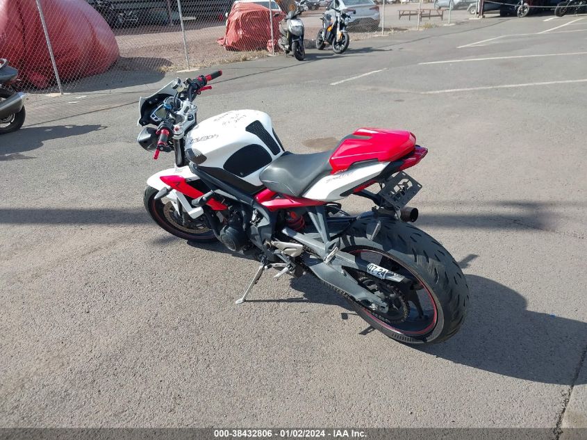 2014 TRIUMPH MOTORCYCLE STREET TRIPLE R SMTL03NE4ET647639