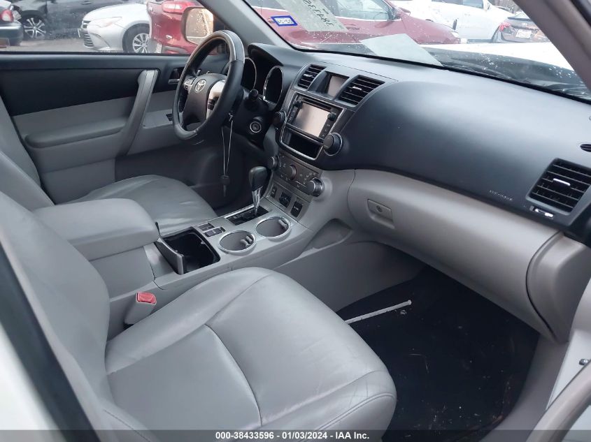 2013 TOYOTA HIGHLANDER PLUS/SE - 5TDZK3EH2DF103456
