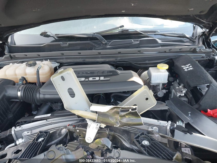 VIN 1C6RREJM8NN311978 2022 RAM 1500 LARAMIE