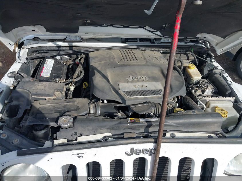 2014 JEEP WRANGLER UNLIMITED SAHARA - 1C4BJWEG4EL141075