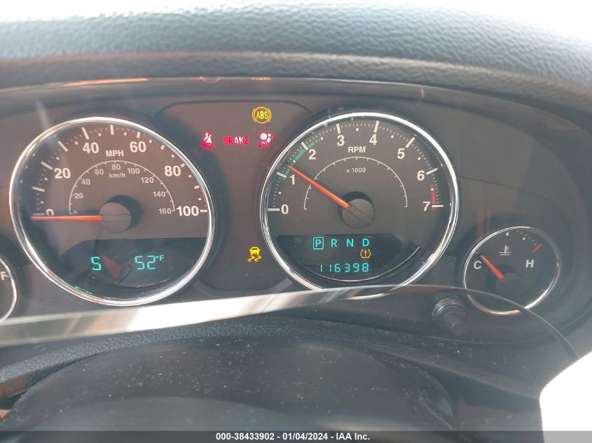 2014 JEEP WRANGLER UNLIMITED SAHARA - 1C4BJWEG4EL141075