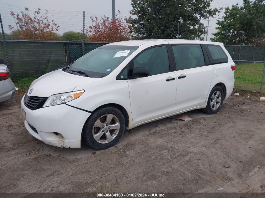 5TDZZ3DC0HS843918 2017 TOYOTA SIENNA, photo no. 2