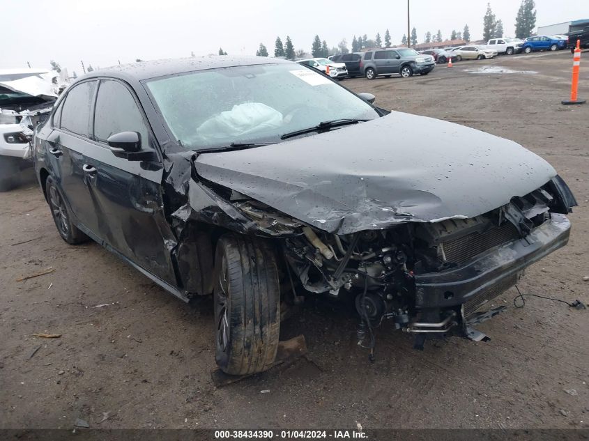 2013 VOLKSWAGEN PASSAT S - 1VWAP7A36DC090158