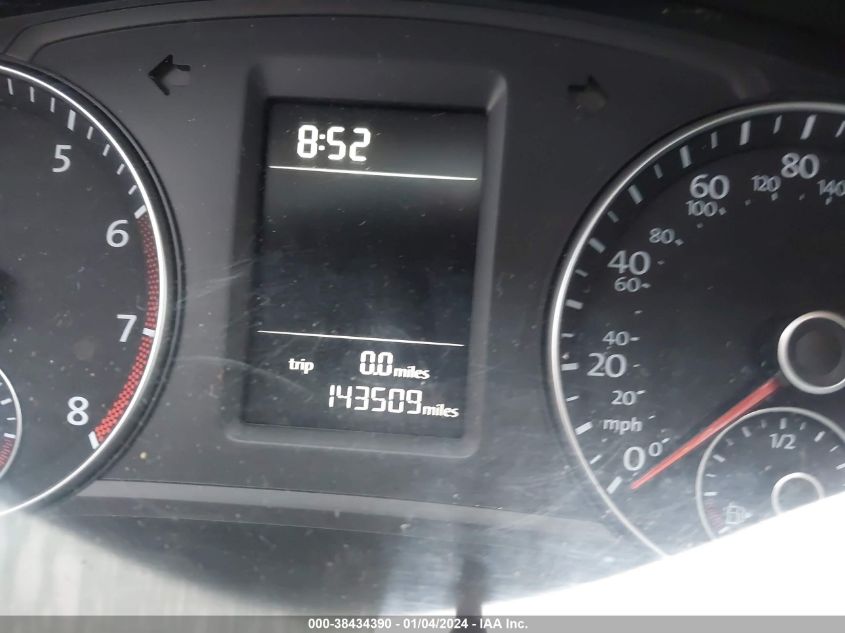 2013 VOLKSWAGEN PASSAT S - 1VWAP7A36DC090158