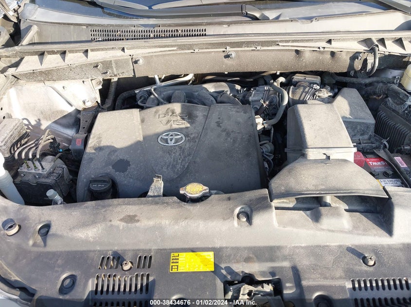 VIN 5TDJZRFH6HS441555 2017 TOYOTA HIGHLANDER XLE