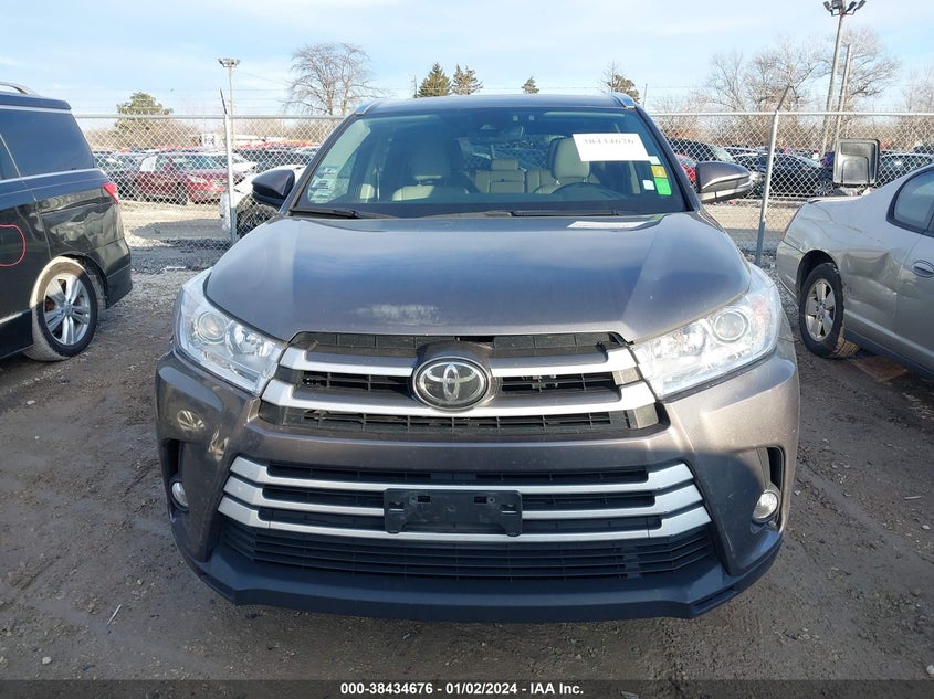 VIN 5TDJZRFH6HS441555 2017 TOYOTA HIGHLANDER XLE