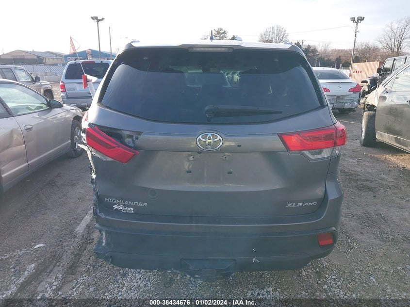 VIN 5TDJZRFH6HS441555 2017 TOYOTA HIGHLANDER XLE