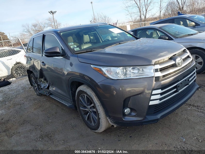 VIN 5TDJZRFH6HS441555 2017 TOYOTA HIGHLANDER XLE