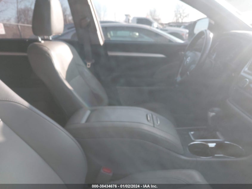 VIN 5TDJZRFH6HS441555 2017 TOYOTA HIGHLANDER XLE