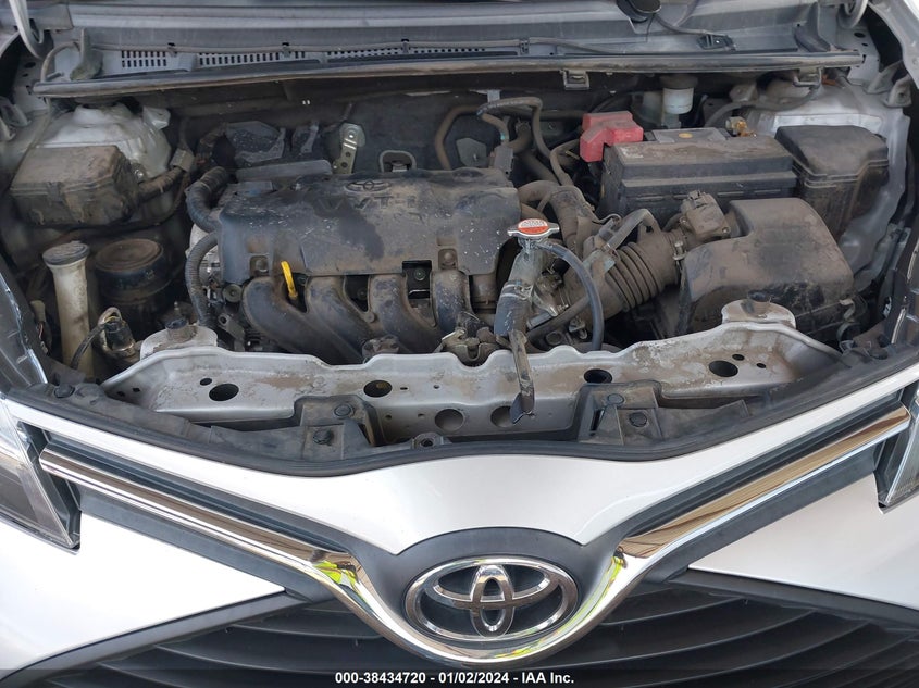 VIN VNKKTUD30HA077055 2017 TOYOTA YARIS L