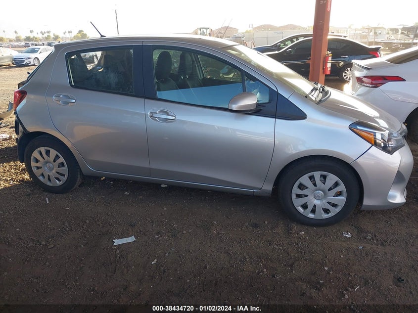 VIN VNKKTUD30HA077055 2017 TOYOTA YARIS L