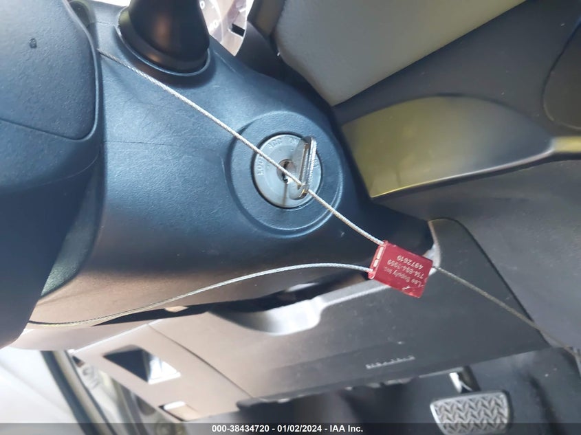 VIN VNKKTUD30HA077055 2017 TOYOTA YARIS L