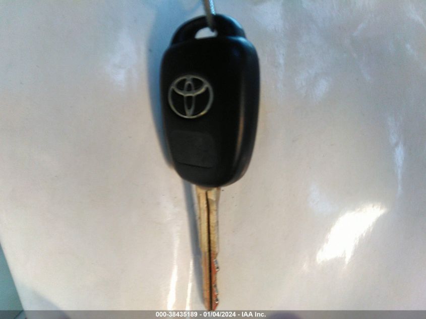 2015 TOYOTA COROLLA LE - 5YFBURHE0FP353628