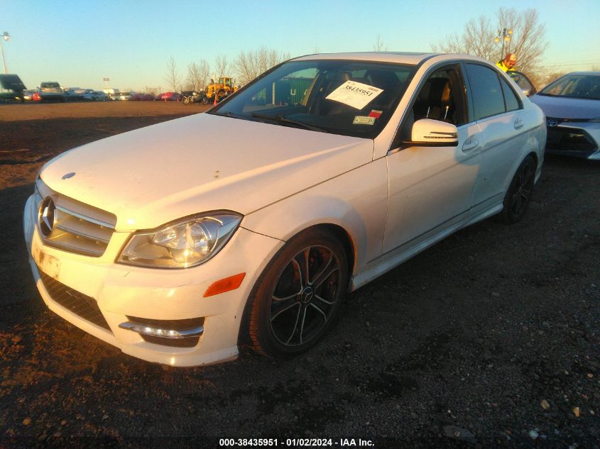 2013 MERCEDES-BENZ C 300 LUXURY 4MATIC/SPORT 4MATIC - WDDGF8AB8DG118621