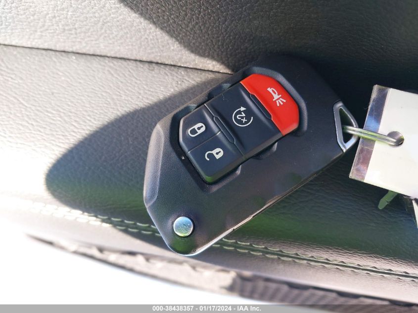 2020 JEEP WRANGLER UNLIMITED SAHARA 4X4 - 1C4HJXEN7LW157264