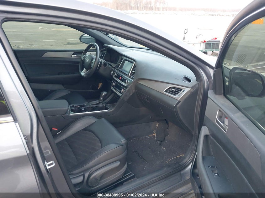 VIN 5NPE34AF8KH729781 2019 HYUNDAI SONATA SPORT