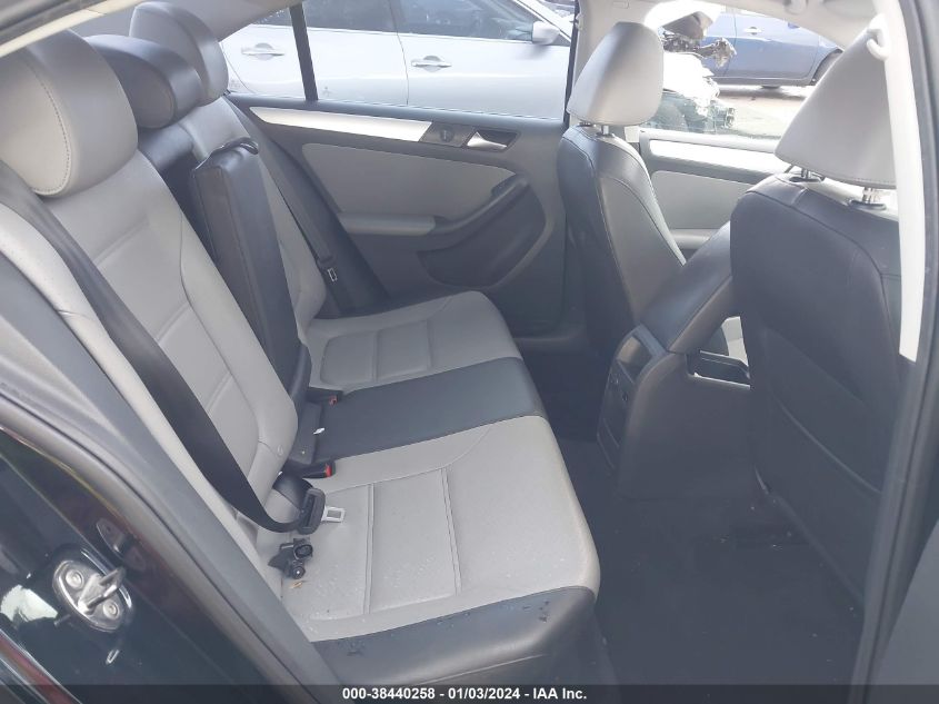 2013 VOLKSWAGEN JETTA HYBRID SEL 3VW637AJ6DM298216