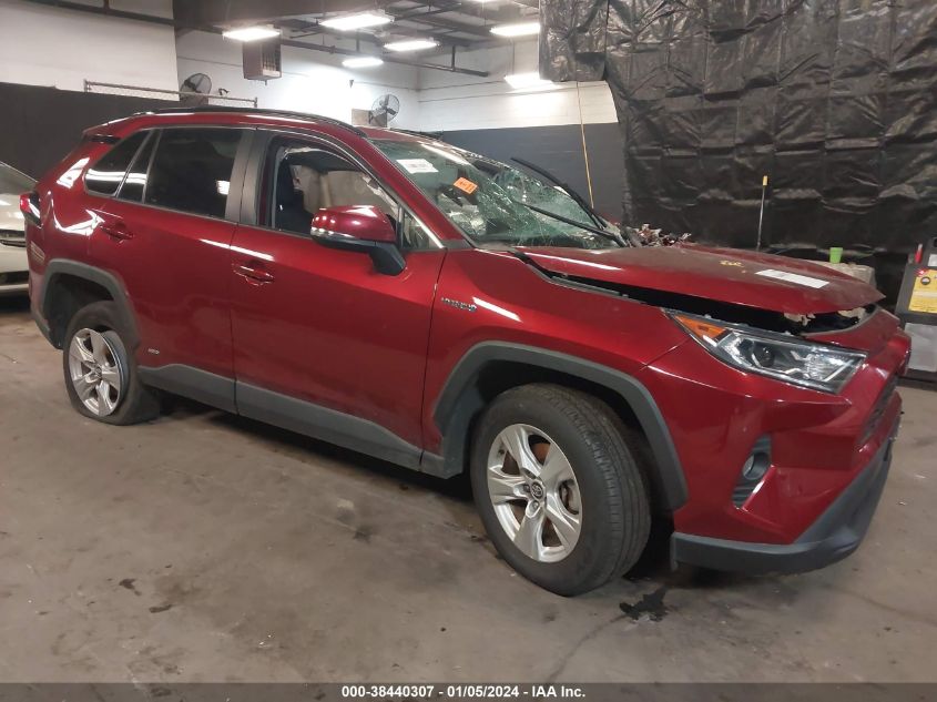 Lot #2541528402 2021 TOYOTA RAV4 XLE HYBRID salvage car