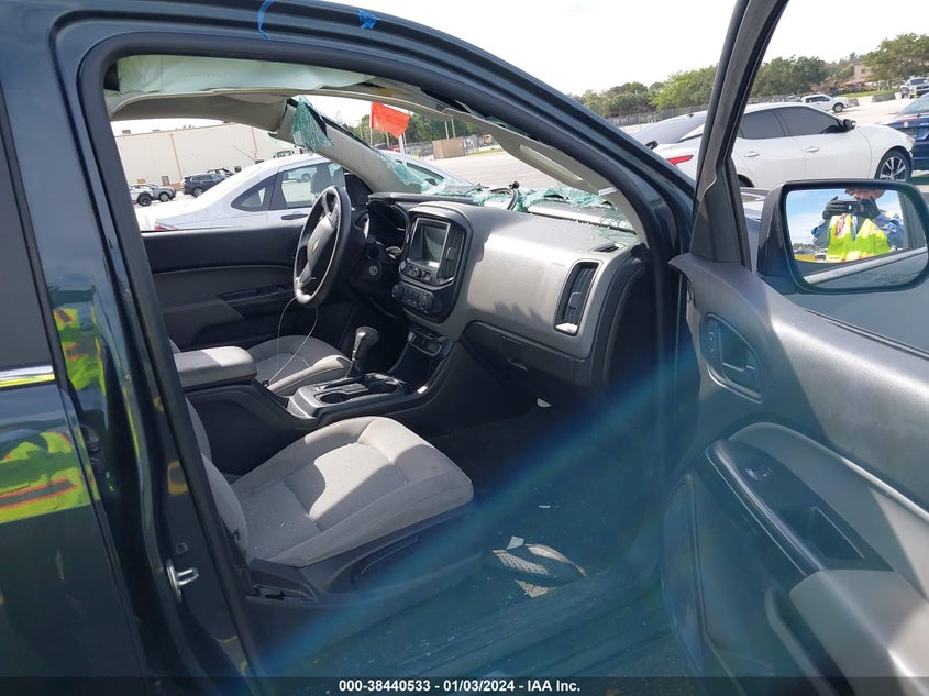 VIN 1GCGSBEAXJ1220022 2018 CHEVROLET COLORADO WT