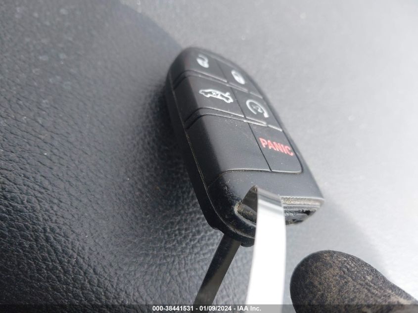2015 DODGE CHALLENGER SXT PLUS OR R/T PLUS - 2C3CDZBT0FH764890