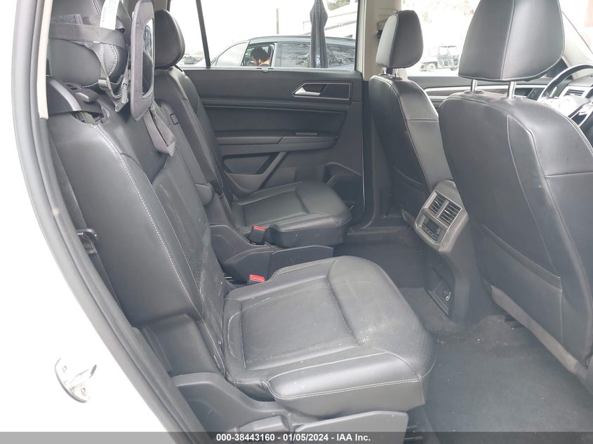 VIN 1V2FR2CA3JC568421 2018 VOLKSWAGEN ATLAS SE