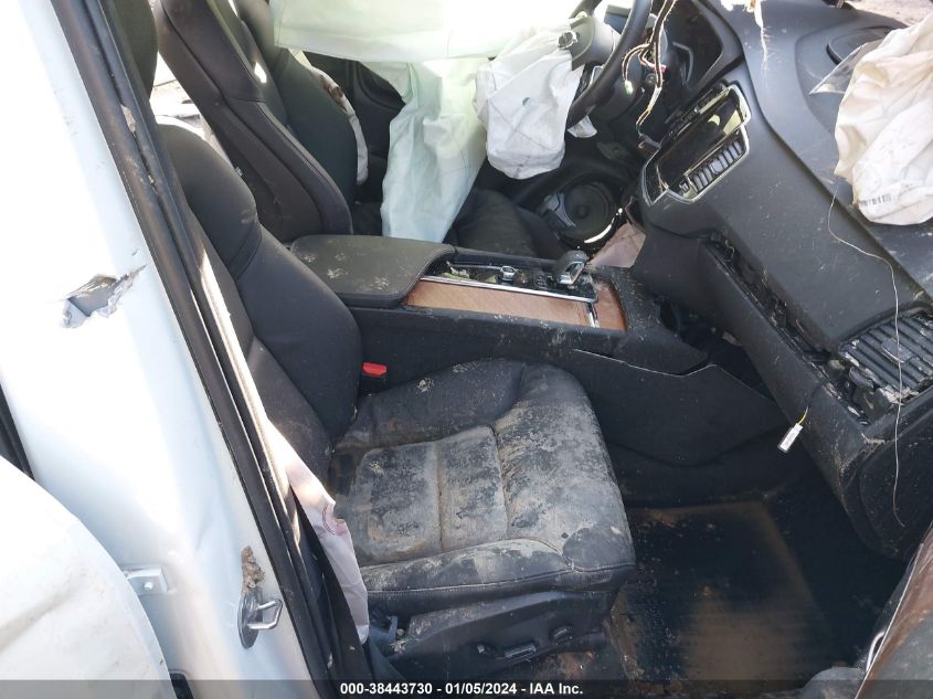 2023 VOLVO XC90 B6 PLUS 7-SEATER - YV4062PN2P1977640