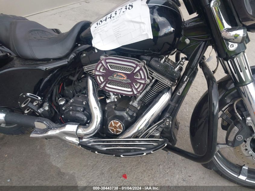 2011 HARLEY-DAVIDSON FLHXSE2 1HD1PZ819BB957735