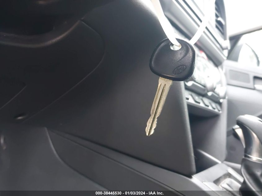 2020 HYUNDAI ELANTRA SE - KMHD74LF3LU939639