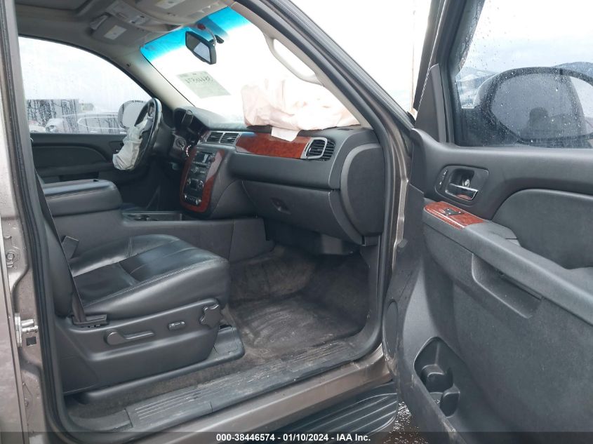 2014 CHEVROLET SUBURBAN 1500 LT - 1GNSKJE74ER101101