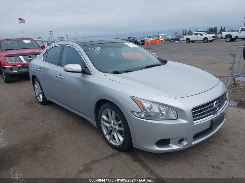 2010 NISSAN MAXIMA