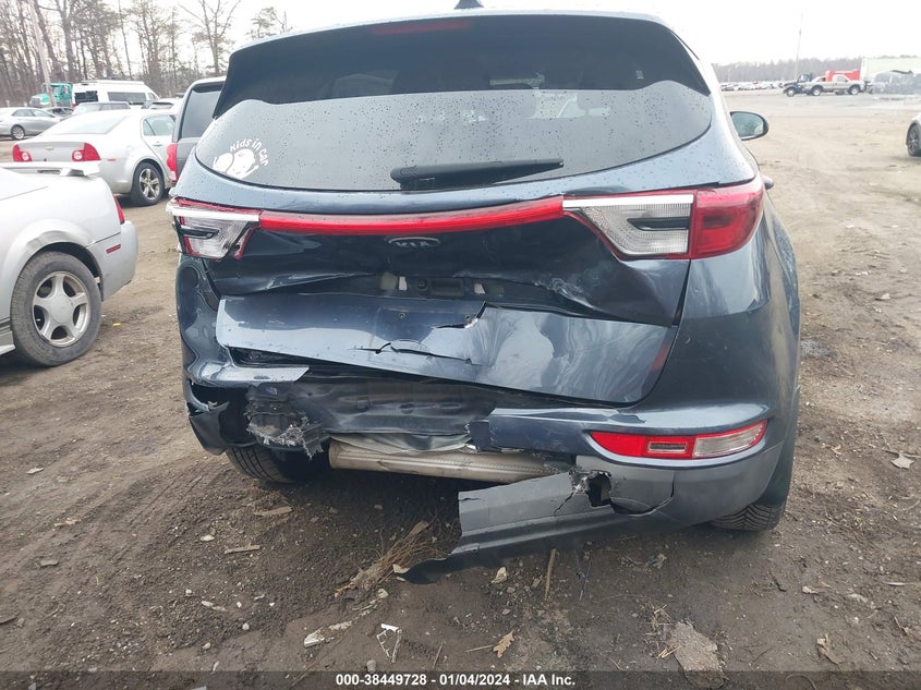 VIN KNDPMCAC0J7379717 2018 KIA SPORTAGE LX