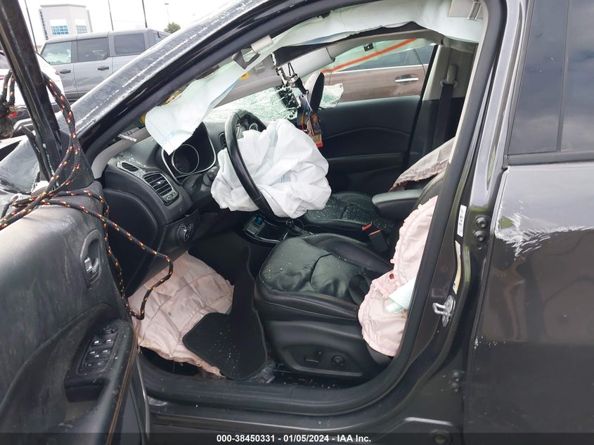 VIN 3C4NJCCB3LT165890 2020 JEEP COMPASS LIMITED FWD
