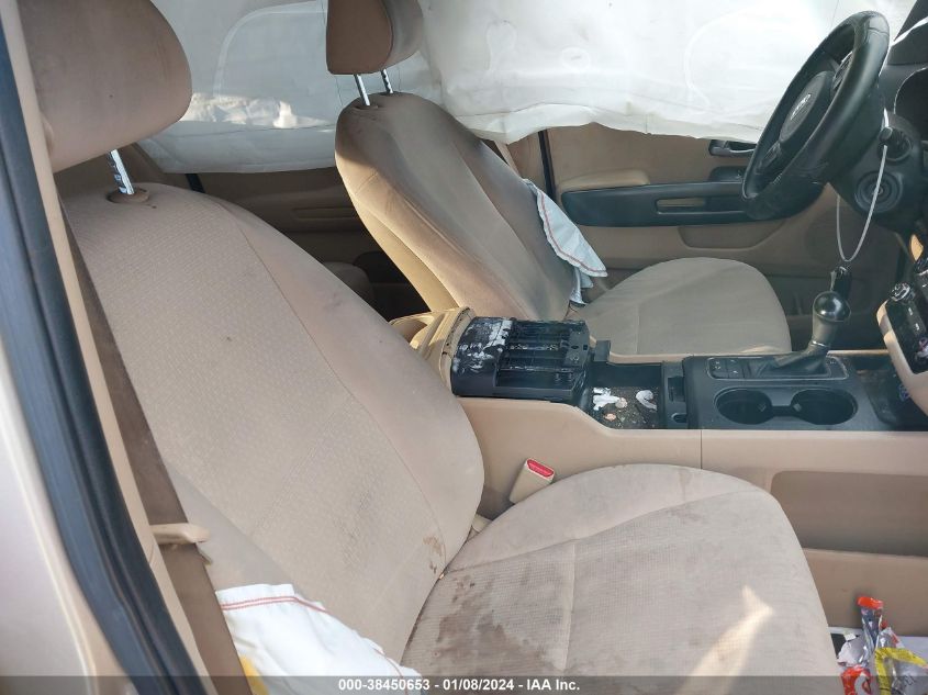 2016 KIA SEDONA LX - KNDMB5C017G619152