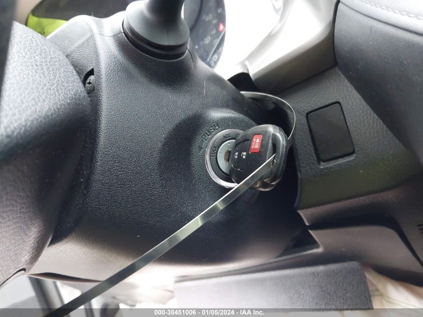 2018 TOYOTA RAV4 LE - JTMZFREV6JJ198836