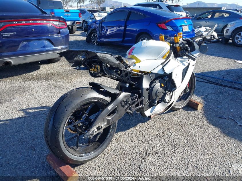 2022 YAMAHA YZFR1 JYARN66Y6NA000803