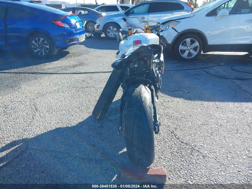 2022 YAMAHA YZFR1 JYARN66Y6NA000803