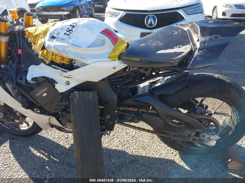 2022 YAMAHA YZFR1 JYARN66Y6NA000803
