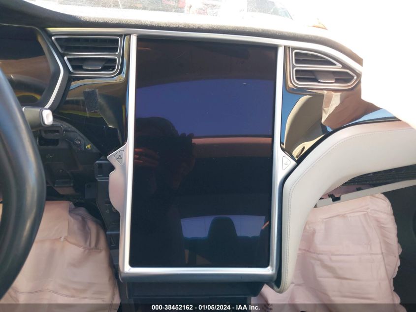 2015 TESLA MODEL S - 5YJSA1E28FF119947