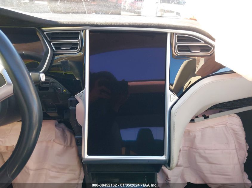 2015 TESLA MODEL S - 5YJSA1E28FF119947