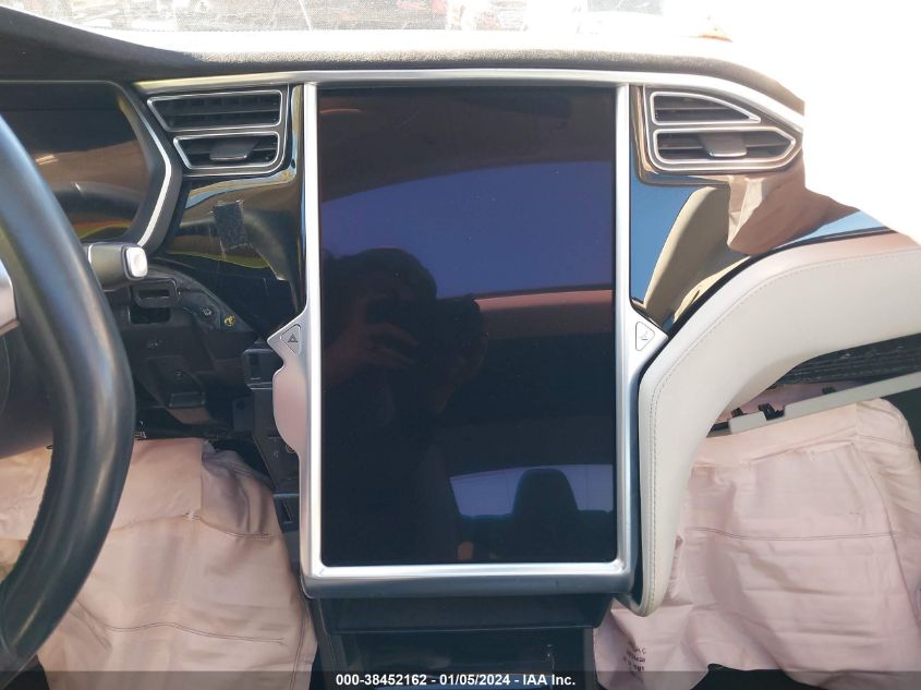 2015 TESLA MODEL S - 5YJSA1E28FF119947