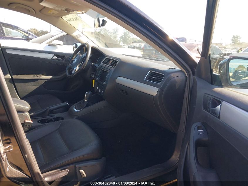 2013 VOLKSWAGEN JETTA 2.5L SE - 3VWDP7AJ0DM278488