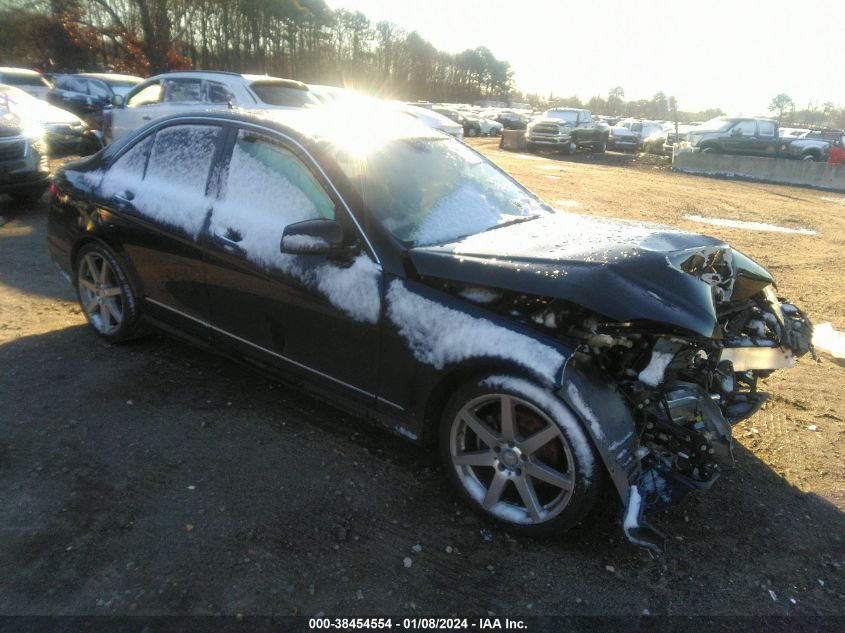 2014 MERCEDES-BENZ C 250 LUXURY/SPORT - WDDGF4HBXEA958211