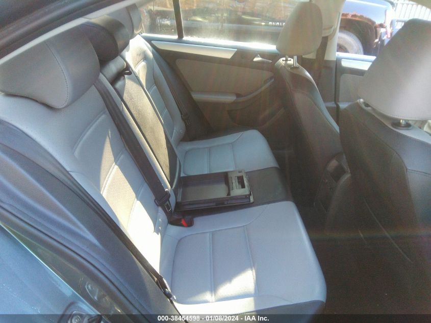 2013 VOLKSWAGEN JETTA HYBRID SEL PREMIUM 3VW637AJ8DM298671